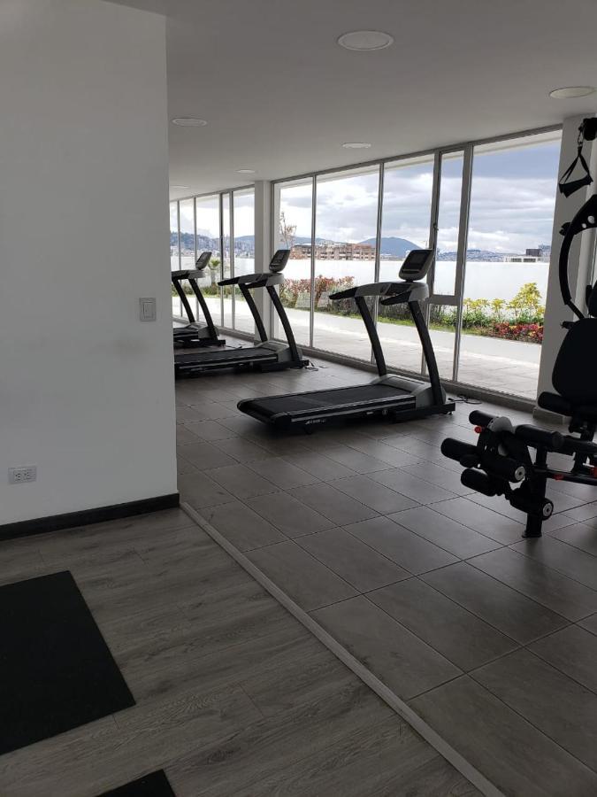 Hermoso Departamento, Centrico Y Tranquilo Quito Exterior foto